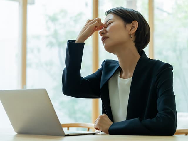 Web担当者がパソコン作業で目の疲労を取る方法とは？今日からできる対策を解説